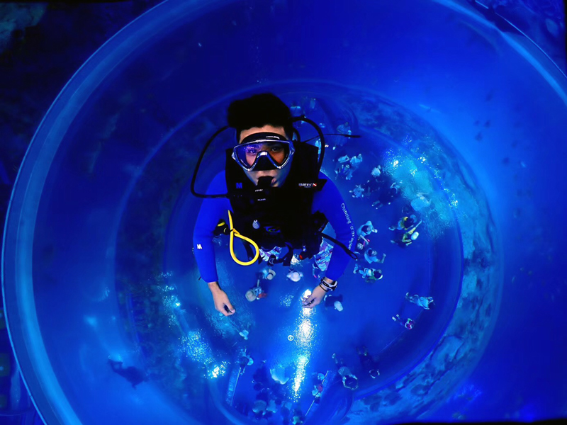 如何控制中性浮力？